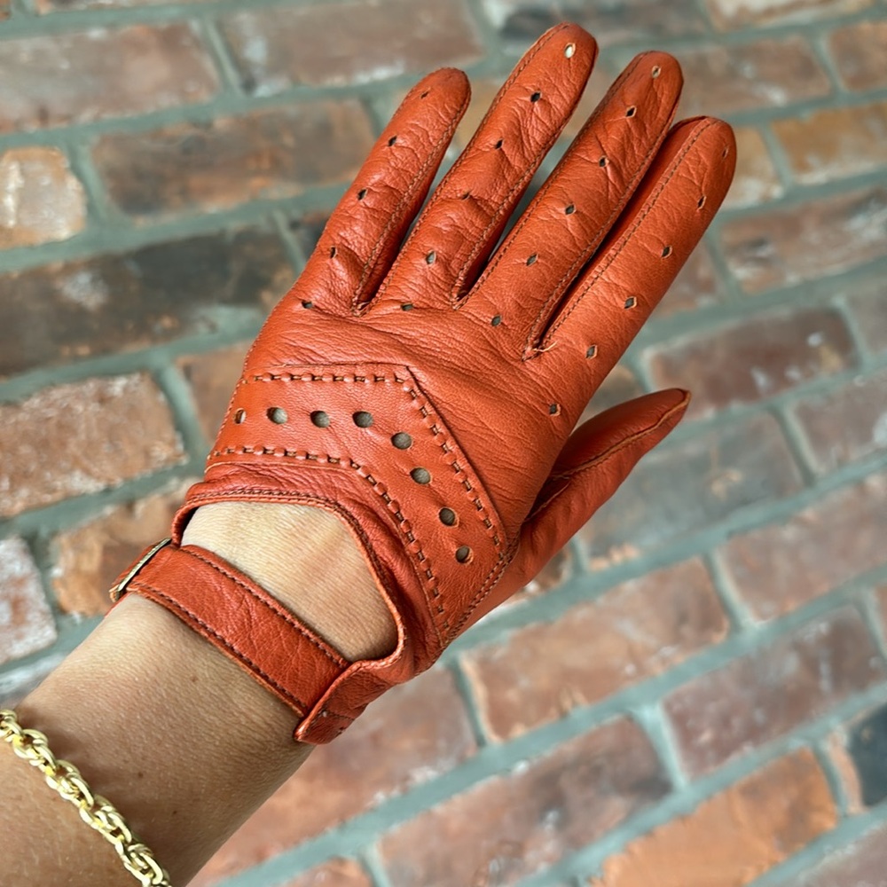 Leather driving gloves